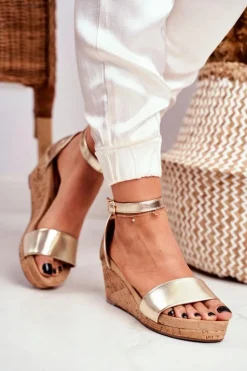 Sandałki Damskie Na Koturnie Złote MarryMe