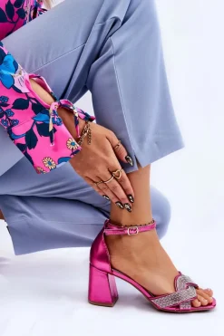Sandałki Na Niskim Obcasie Z Dżetami Fuksja Monra