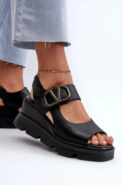 Sandały Damskie Na Koturnie I Platformie Z Eko Skóry Czarne Triaola