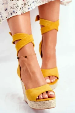Sandały Damskie Na Koturnie Wiązane Żółte Belleza
