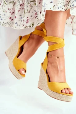 Sandały Damskie Na Koturnie Wiązane Żółte Belleza