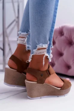 Sandały Damskie Na Koturnie Big Star Zamszowe Brązowe DD276035