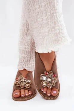 Sandały Damskie Na Płaskim Obcasie Z Ozdobą S.Barski KV27-001 Ciemnobeżowe