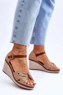 Sandały Damskie Na Plecionym Koturnie Ciemnobeżowe Judith