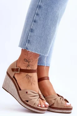 Sandały Damskie Na Plecionym Koturnie Ciemnobeżowe Judith