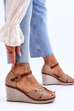 Sandały Damskie Na Plecionym Koturnie Ciemnobeżowe Judith