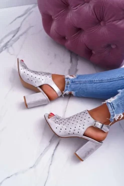 Sandały Damskie Na Słupku Ażurowe z Dżetami Srebrne Hendrix