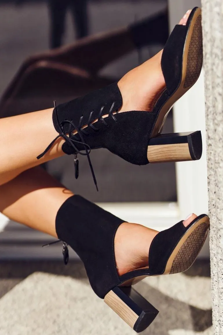 Sandały Damskie Na Słupku Maciejka Czarne Zamszowe 04122-01