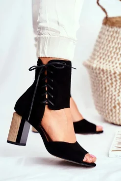 Sandały Damskie Na Słupku Maciejka Czarne Zamszowe 04122-01