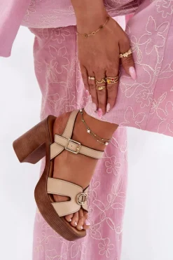 Sandały Damskie Na Słupku Ze Złotą Ozdobą Beżowe Nusorilis