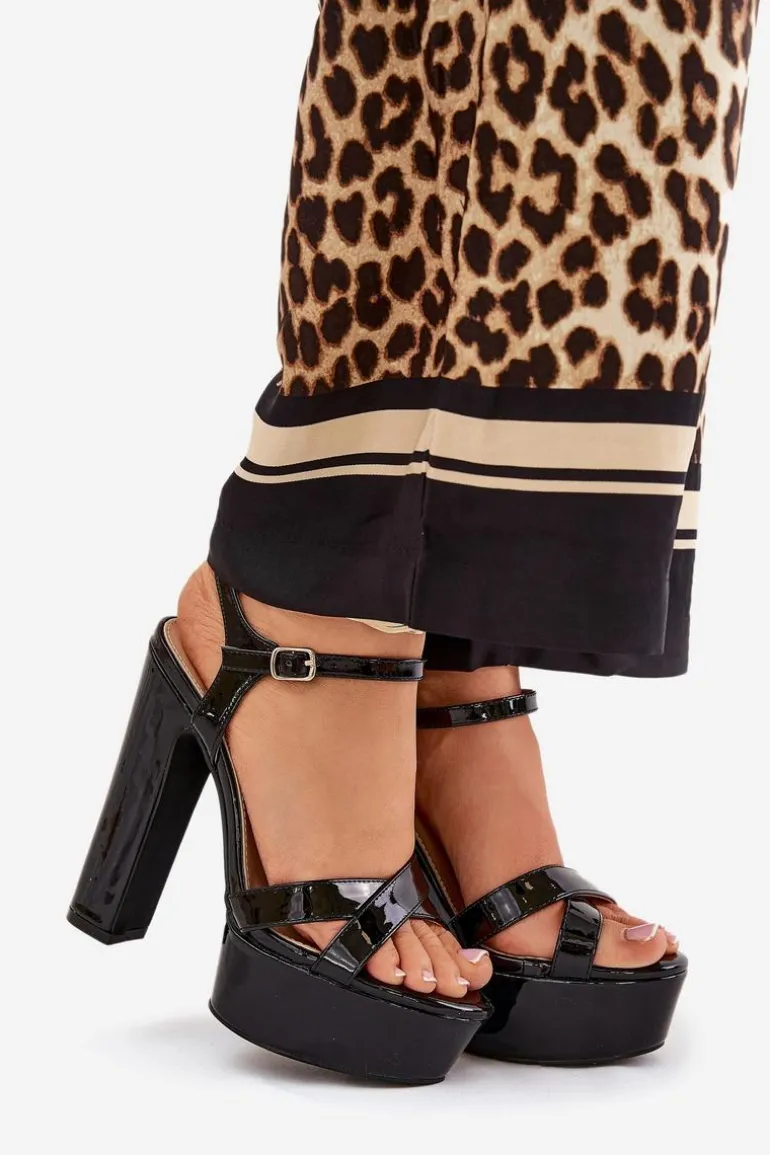Sandały Damskie Na Wysokim Słupku I Platformie Lakierowane Czarne Jovenes