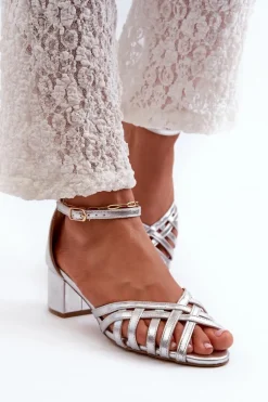 Sandały Damskie Z Eko Skóry Na Niskim Obcasie Srebrne Monsha