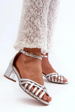 Sandały Damskie Z Eko Skóry Na Niskim Obcasie Srebrne Monsha