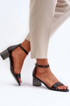 Sandały Damskie Z Eko Skóry Na Zdobionym Obcasie Czarne Wiatalia