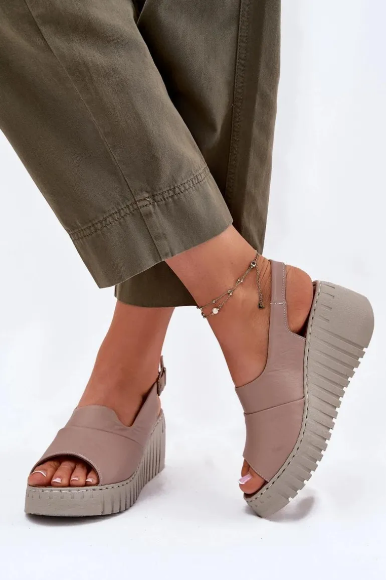 Sandały Damskie Z Naturalnej Skóry Na Koturnie Artiker 54C0788 Ciemnobeżowe