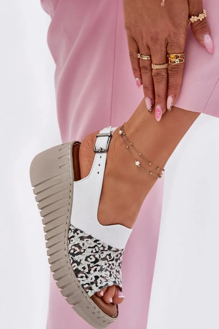 Sandały Damskie Z Naturalnej Skóry Na Koturnie Artiker 56C0958 Białe