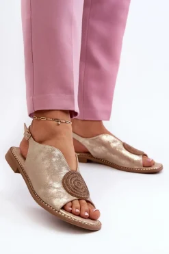 Sandały Damskie Z Ozdobą Na Płaskim Obcasie S.Barski KV24-057 Złote