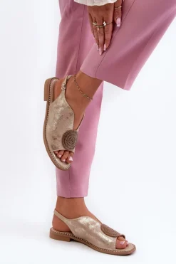 Sandały Damskie Z Ozdobą Na Płaskim Obcasie S.Barski KV24-057 Złote