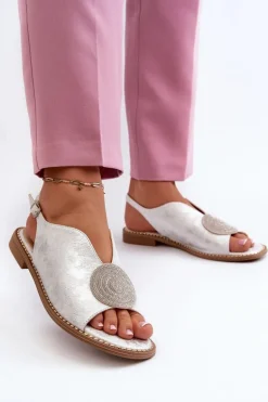 Sandały Damskie Z Ozdobą Na Płaskim Obcasie S.Barski KV24-057 Srebrne