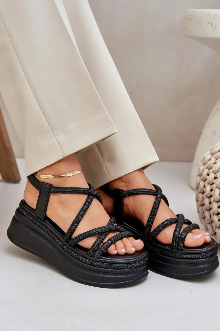 Sandały Na Masywnej Platformie Z Przeplatającymi Się Paskami Czarne Lanathea