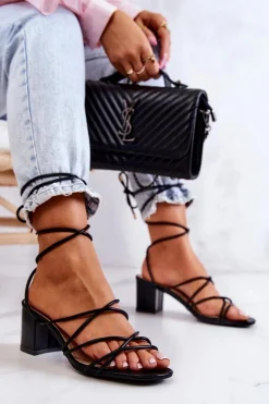 Sandały Na Obcasie Wiązane Czarne Meghan