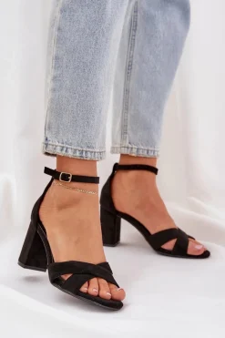 Sandały Na Słupkowym Obcasie Z Eko Zamszu Czarne Saniffia