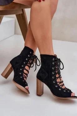 Sandały Na Słupku Z Cholewką I Sznurowaniem Czarne Ivelseki