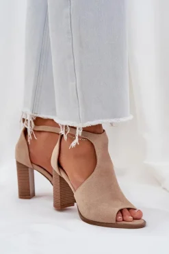 Sandały Na Słupku Z Eko Zamszu Beżowe Lanadriena