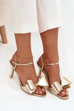 Sandały Na Szpilce Z Kokardą Złote Noliva