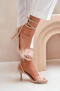 Sandały Na Szpilce Z Piórami Beżowe Emilettra