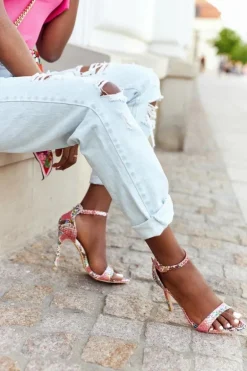 Sandały Na Szpilce Z Wężowym Wzorem Lu Boo Różowe