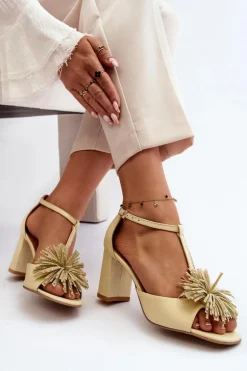 Sandały Skórzane Na Słupku Z Ozdobą Laura Messi 2758 Beżowe