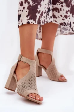 Sandały Z Ażurowym Wzorem Na Słupku Eko Zamszowe Beżowe Helori