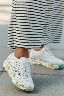 Skórzane Ażurowe Półbuty Damskie Na Koturnie Artiker 56C1532 Białe