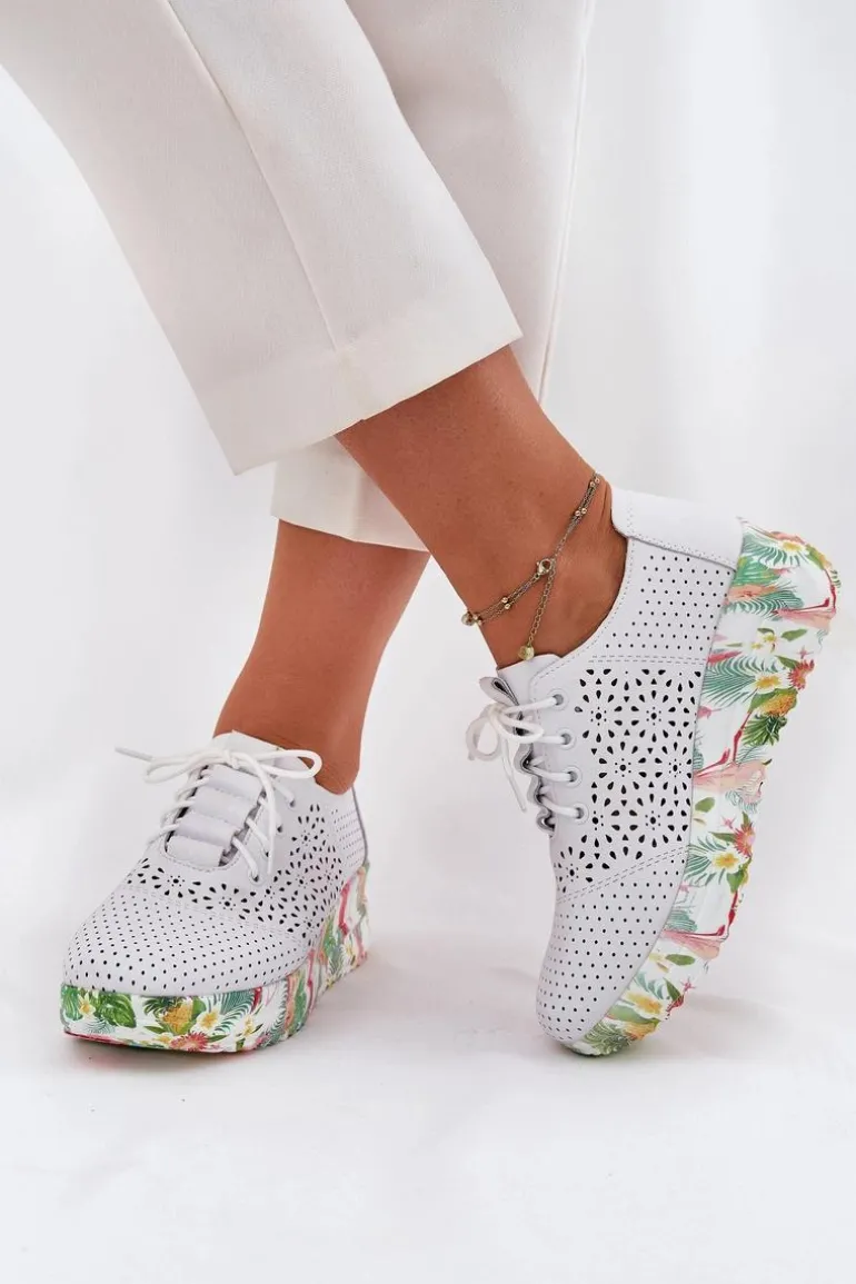 Skórzane Ażurowe Półbuty Damskie Na Koturnie Artiker 56C1532 Białe