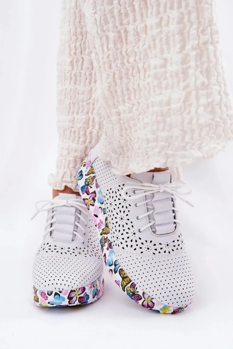 Skórzane Ażurowe Półbuty Damskie Na Koturnie Motyle Artiker 56C1618 Białe