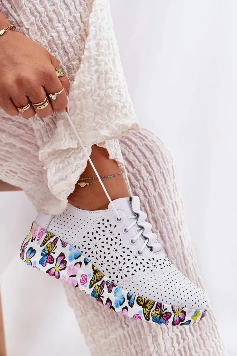 Skórzane Ażurowe Półbuty Damskie Na Koturnie Motyle Artiker 56C1618 Białe