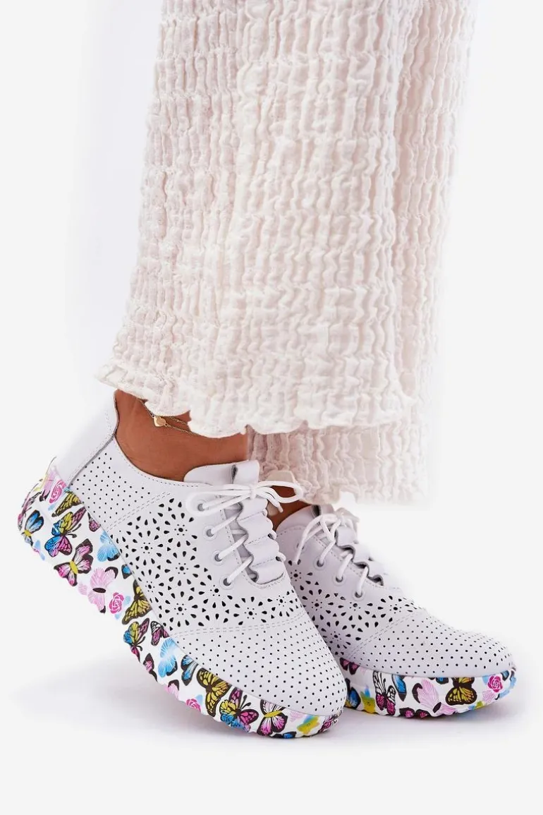 Skórzane Ażurowe Półbuty Damskie Na Koturnie Motyle Artiker 56C1618 Białe