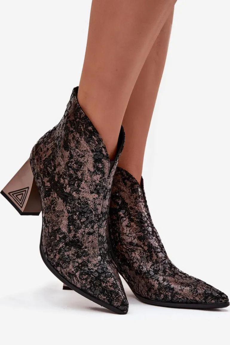 Skórzane Botki Damskie Na Słupku D&A CR52-679 Czarne