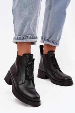 Skórzane Botki Damskie Na Klocku Z Ozdobą D&A JC52-869 Czarne