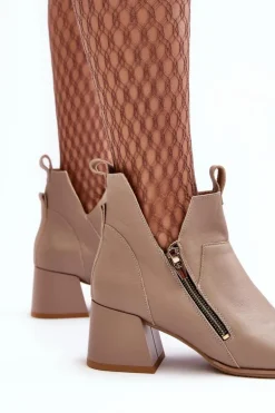 Skórzane Botki Damskie Na Niskim Obcasie Z Wycięciami Zazoo 850 Beżowe