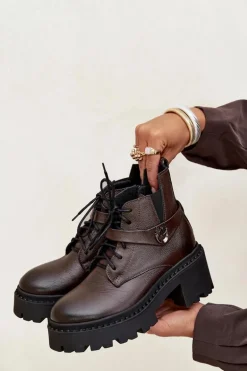 Skórzane Botki Damskie Na Klocku Z Ozdobnym Paskiem Ocieplane Zazoo 60557 Czekoladowe