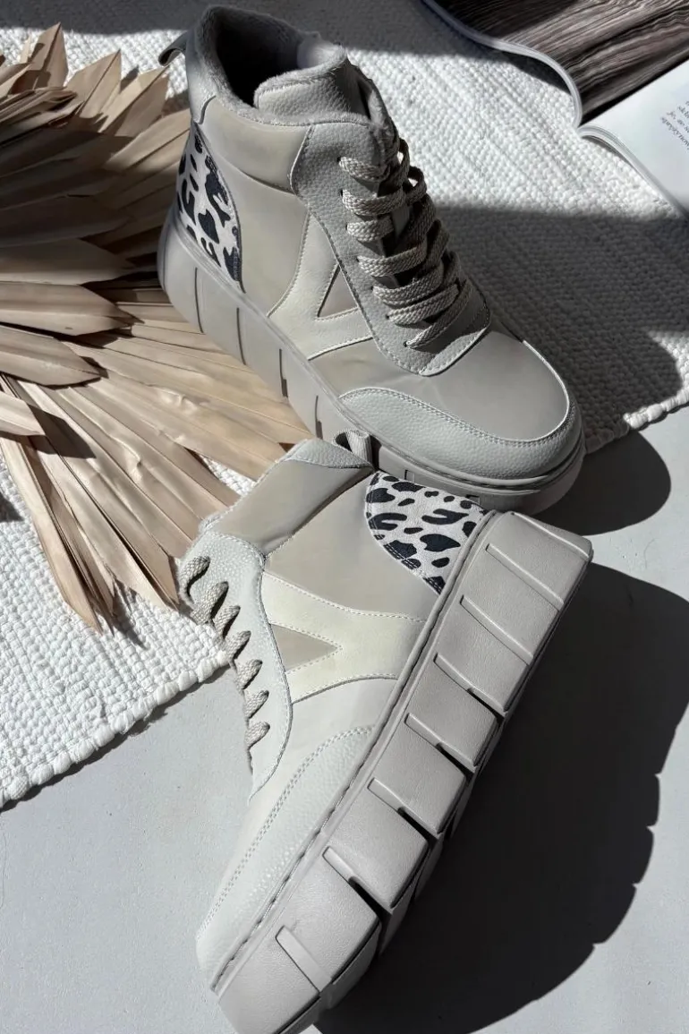 Skórzane Botki Damskie Na Platformie Ocieplane Vinceza 66838 Beżowe