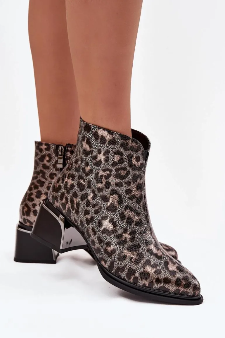 Skórzane Botki Damskie Na Klocku Ocieplane Panterka D&A CR52-622 Czarno-Złote