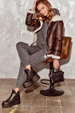 Skórzane Botki Damskie Na Koturnie Platformie Z Paskami Zazoo 1752 Czarne