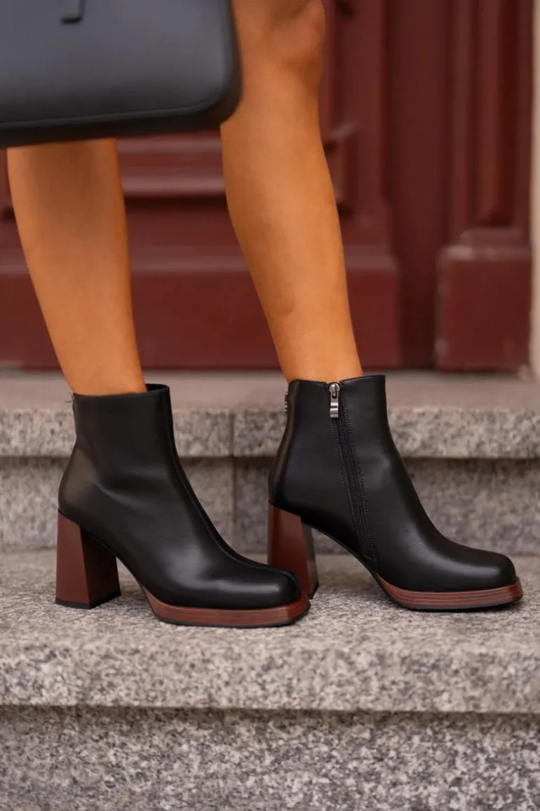 Skórzane Botki Damskie Na Słupku Ocieplane D&A JC42-37 Czarne