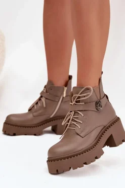 Skórzane Botki Damskie Na Klocku Z Ozdobnym Paskiem Ocieplane Zazoo 60557 Ciemnobeżowe