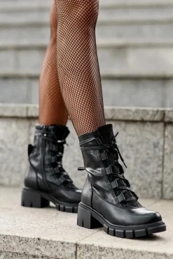 Skórzane Botki Damskie Z Wiązaniem Czarne Doreli