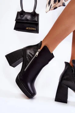 Skórzane Botki Na Obcasie Geometryczny Wzór Czarne Alienore