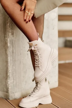 Skórzane Botki Na Platformie Na Zamek Z Ozdobną Kłódką CheBello 4517 Beżowe